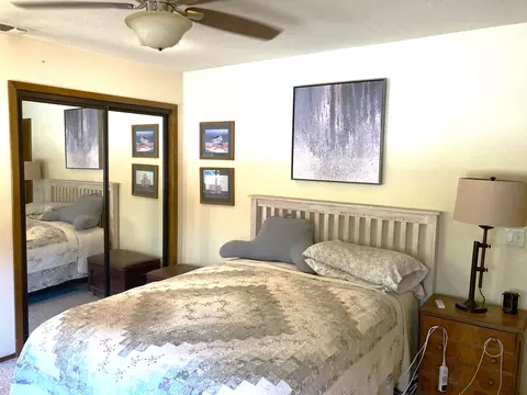 Bedroom - 40999 Cherokee Oaks Dr, Three Rivers, CA 93271 photo 2 of 3