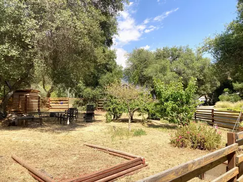 Exterior - 40999 Cherokee Oaks Dr, Three Rivers, CA 93271 photo 9 of 9