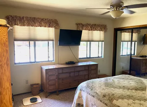 Bedroom - 40999 Cherokee Oaks Dr, Three Rivers, CA 93271 photo 1 of 3