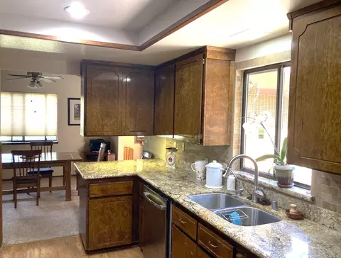 Kitchen - 40999 Cherokee Oaks Dr, Three Rivers, CA 93271 photo 4 of 6