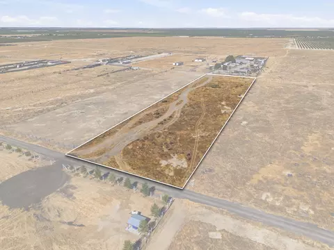 Cecil Avenue, Delano, CA 93215 photo 2