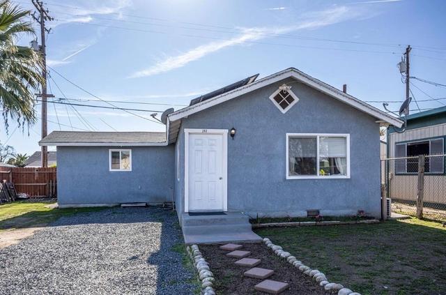247 S College Ave, Dinuba, CA 93618
