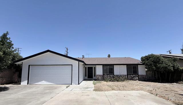 26176 N Mooney Blvd, Tulare, CA 93274