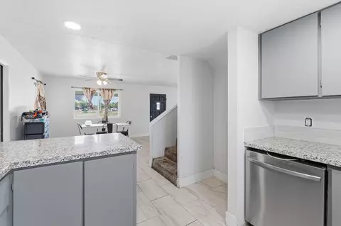 975 Van Dorsten Ave, Corcoran, CA 93212 photo 28