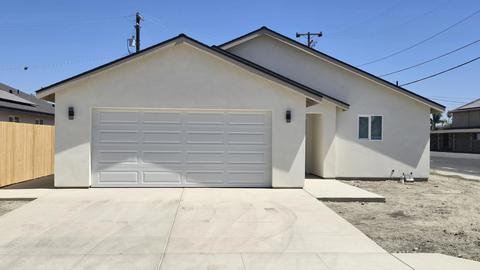 Exterior - 2100 Bell Ave, Corcoran, CA 93212 photo 2 of 6
