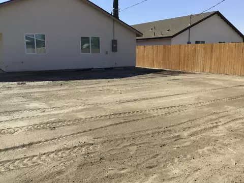 Exterior - 2100 Bell Ave, Corcoran, CA 93212 photo 6 of 6