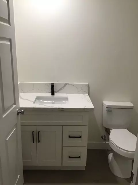 Bath - 2100 Bell Ave, Corcoran, CA 93212 photo 1 of 2