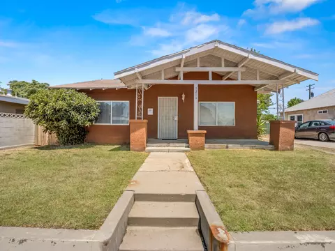 1211 E Clinton Ave, Fresno, CA 93704