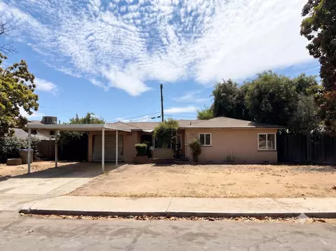 3974 Maywood Dr N, Fresno, CA 93703