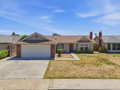2269 Fernwood Dr, Hanford, CA 93230