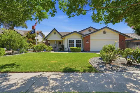 89 Devon Dr, Lemoore, CA 93245 photo 3