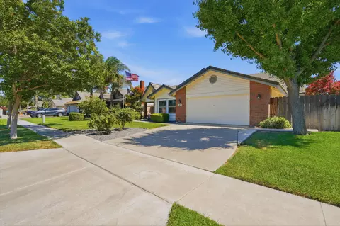 89 Devon Dr, Lemoore, CA 93245 photo 9