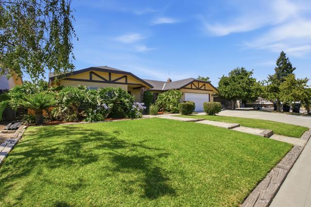 3127 W La Vida Ave, Visalia, CA 93277