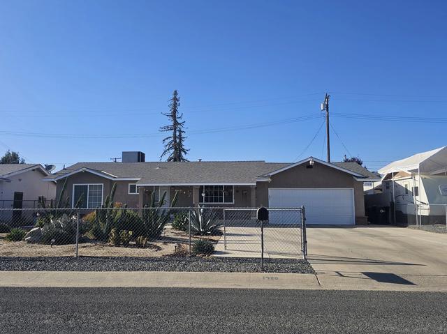 1920 W Aurora Ave, Porterville, CA 93257