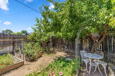 Exterior - 236 S C St, Exeter, CA 93221 photo 6 of 6