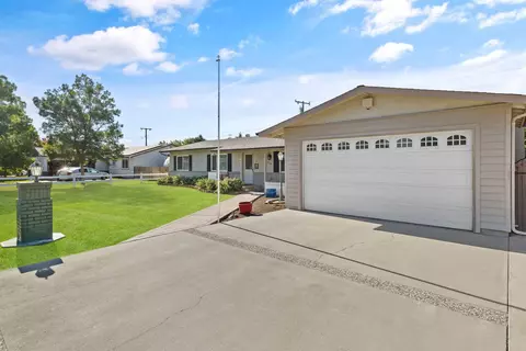 Exterior - 1716 E Academy Ave, Tulare, CA 93274 photo 4 of 13