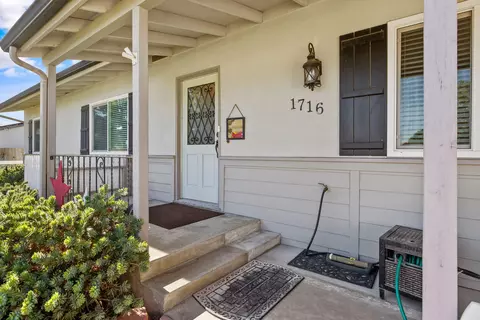 Exterior - 1716 E Academy Ave, Tulare, CA 93274 photo 5 of 13