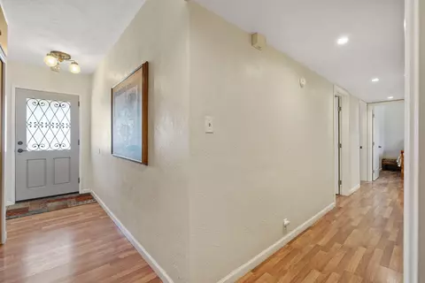 Entry Way - 1716 E Academy Ave, Tulare, CA 93274 photo 2 of 3
