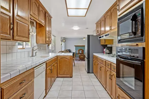 Kitchen - 1716 E Academy Ave, Tulare, CA 93274 photo 3 of 3