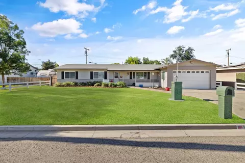 1716 E Academy Ave, Tulare, CA 93274