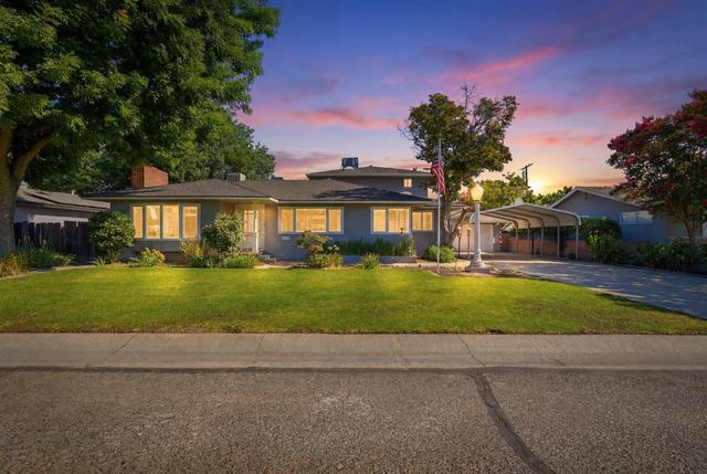 2416 W Fairview Ct, Visalia, CA 93277