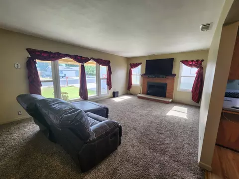 Living - 2925 E Meadow Ave, Visalia, CA 93292 photo 4 of 4