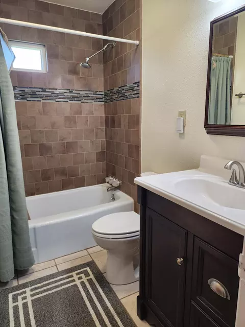 Bath - 2925 E Meadow Ave, Visalia, CA 93292 photo 1 of 1