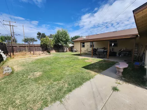 Exterior - 2925 E Meadow Ave, Visalia, CA 93292 photo 11 of 15