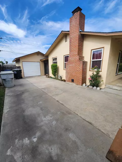 Exterior - 2925 E Meadow Ave, Visalia, CA 93292 photo 5 of 15