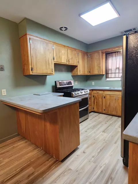 Kitchen - 2925 E Meadow Ave, Visalia, CA 93292 photo 1 of 4