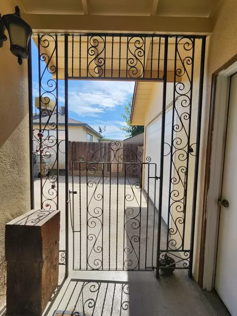 Exterior - 2925 E Meadow Ave, Visalia, CA 93292 photo 15 of 15