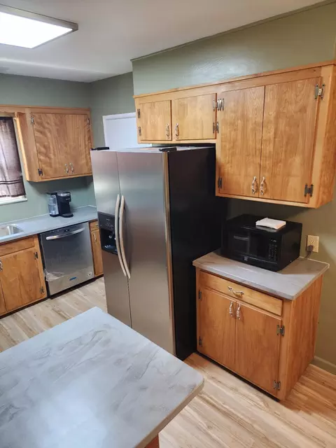 Kitchen - 2925 E Meadow Ave, Visalia, CA 93292 photo 4 of 4