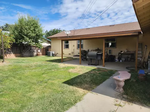 Exterior - 2925 E Meadow Ave, Visalia, CA 93292 photo 8 of 15
