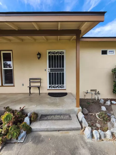 Exterior - 2925 E Meadow Ave, Visalia, CA 93292 photo 7 of 15