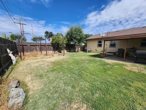 Exterior - 2925 E Meadow Ave, Visalia, CA 93292 photo 12 of 15