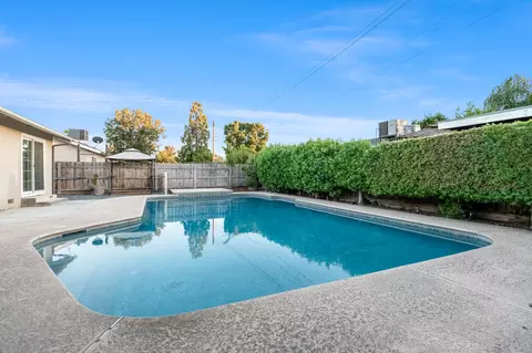 1237 S Clover St, Visalia, CA 93277 photo 21