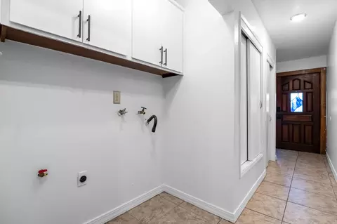 1237 S Clover St, Visalia, CA 93277 photo 9