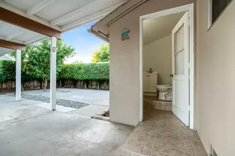 1237 S Clover St, Visalia, CA 93277 photo 17