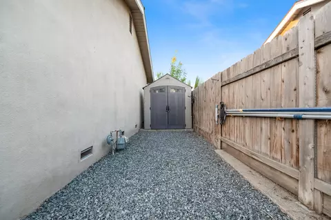 1237 S Clover St, Visalia, CA 93277 photo 23