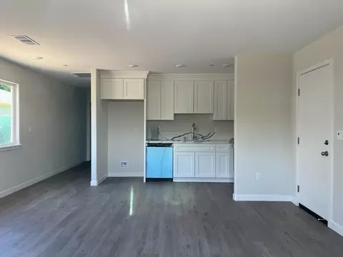 Living - 929 W 6th St, Merced, CA 95341 photo 4 of 5