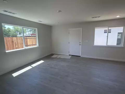 Living - 929 W 6th St, Merced, CA 95341 photo 2 of 5