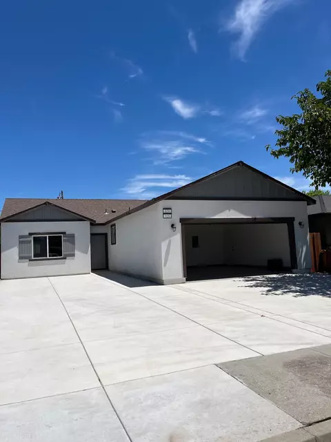 Exterior - 929 W 6th St, Merced, CA 95341 photo 2 of 6