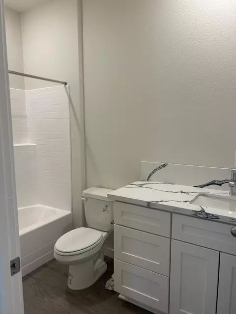 Bath - 929 W 6th St, Merced, CA 95341 photo 1 of 1