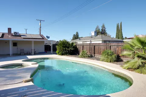 241 E Berkeley Ave, Tulare, CA 93274 photo 32