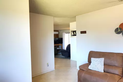 241 E Berkeley Ave, Tulare, CA 93274 photo 8
