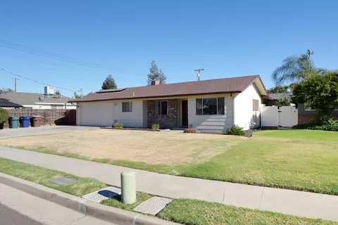 241 E Berkeley Ave, Tulare, CA 93274 photo 1