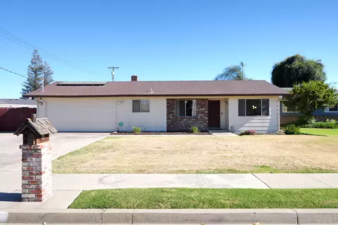 241 E Berkeley Ave, Tulare, CA 93274 photo 2