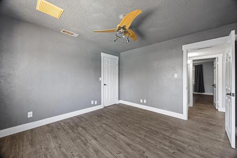 2242 E Howard Ave, Visalia, CA 93292 photo 23