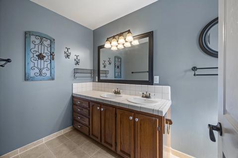 2242 E Howard Ave, Visalia, CA 93292 photo 20