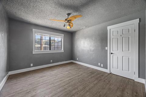 2242 E Howard Ave, Visalia, CA 93292 photo 22